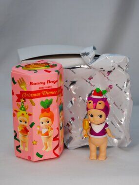Sonny Angel ~ Christmas Dinner Series ~ Owl ~ 2024